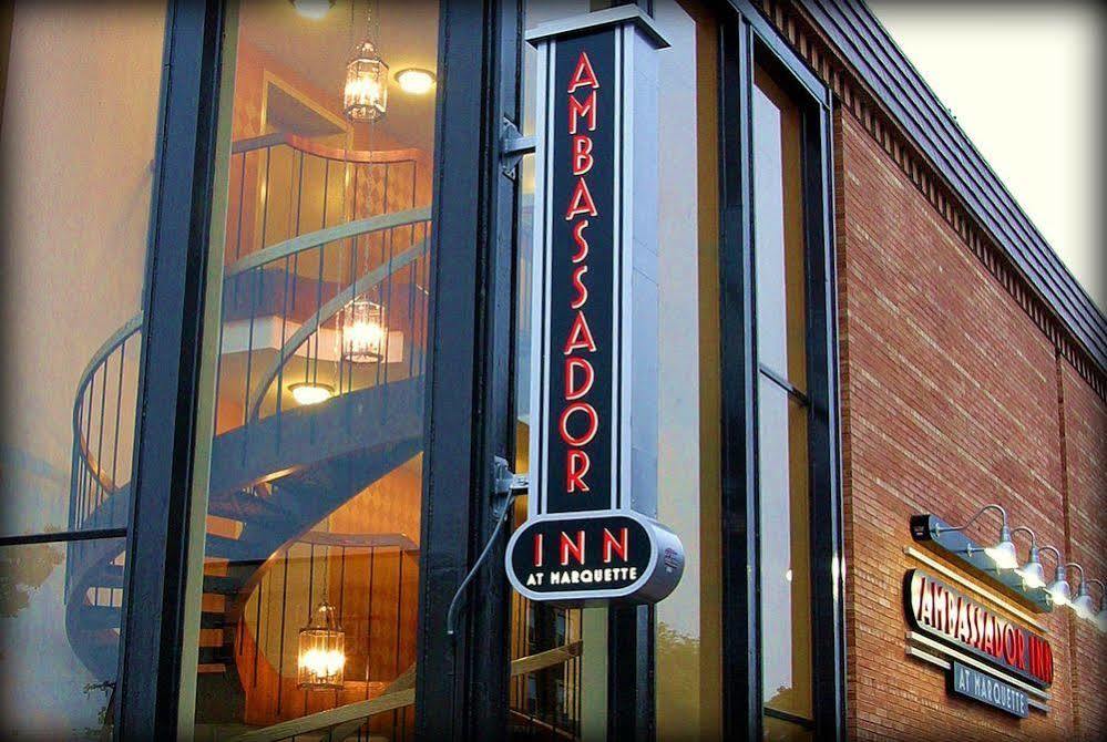 Ramada By Wyndham Milwaukee Hotel Exterior foto